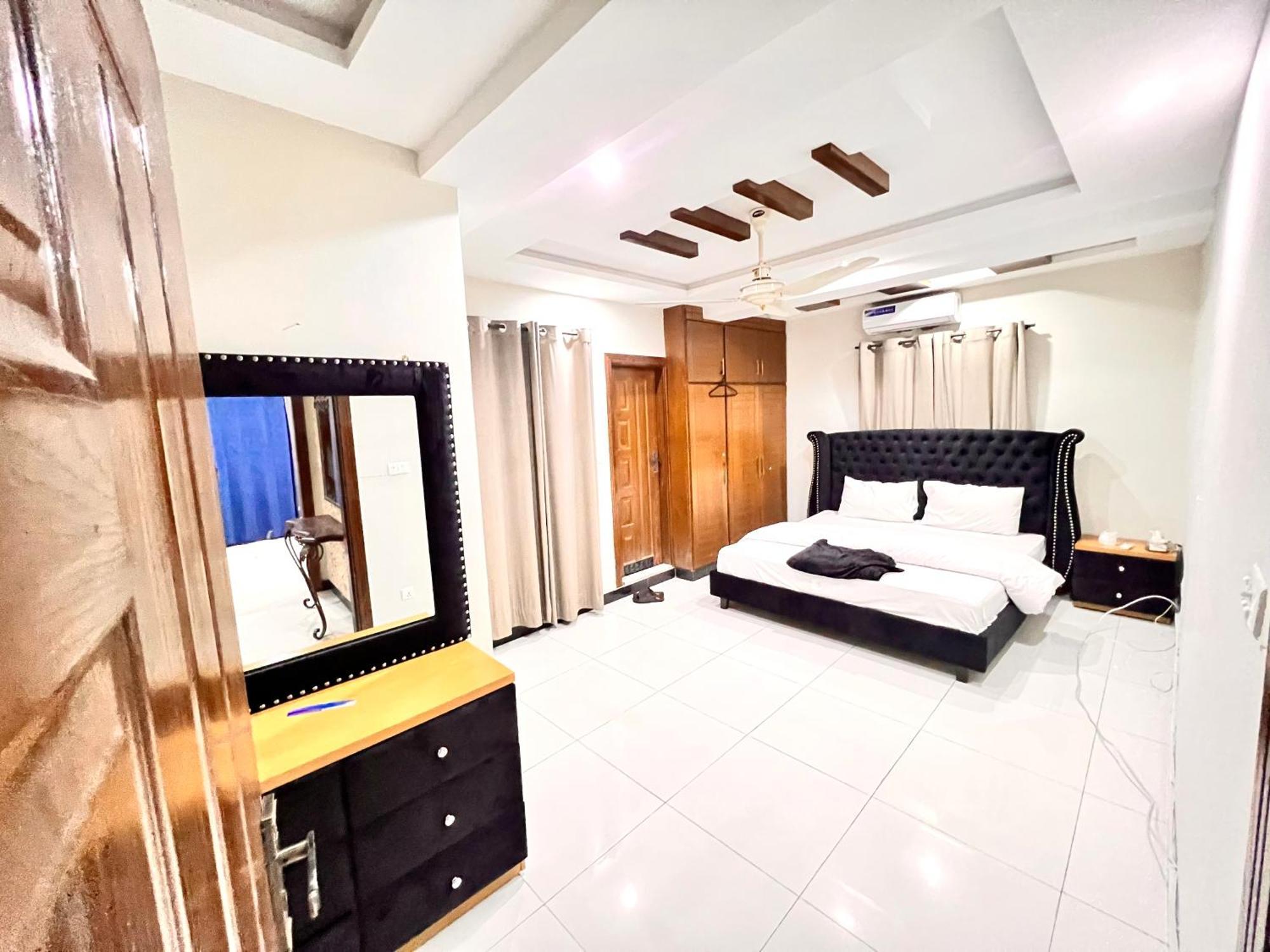 Luxury Apartment Hotel Islamabad Exterior photo